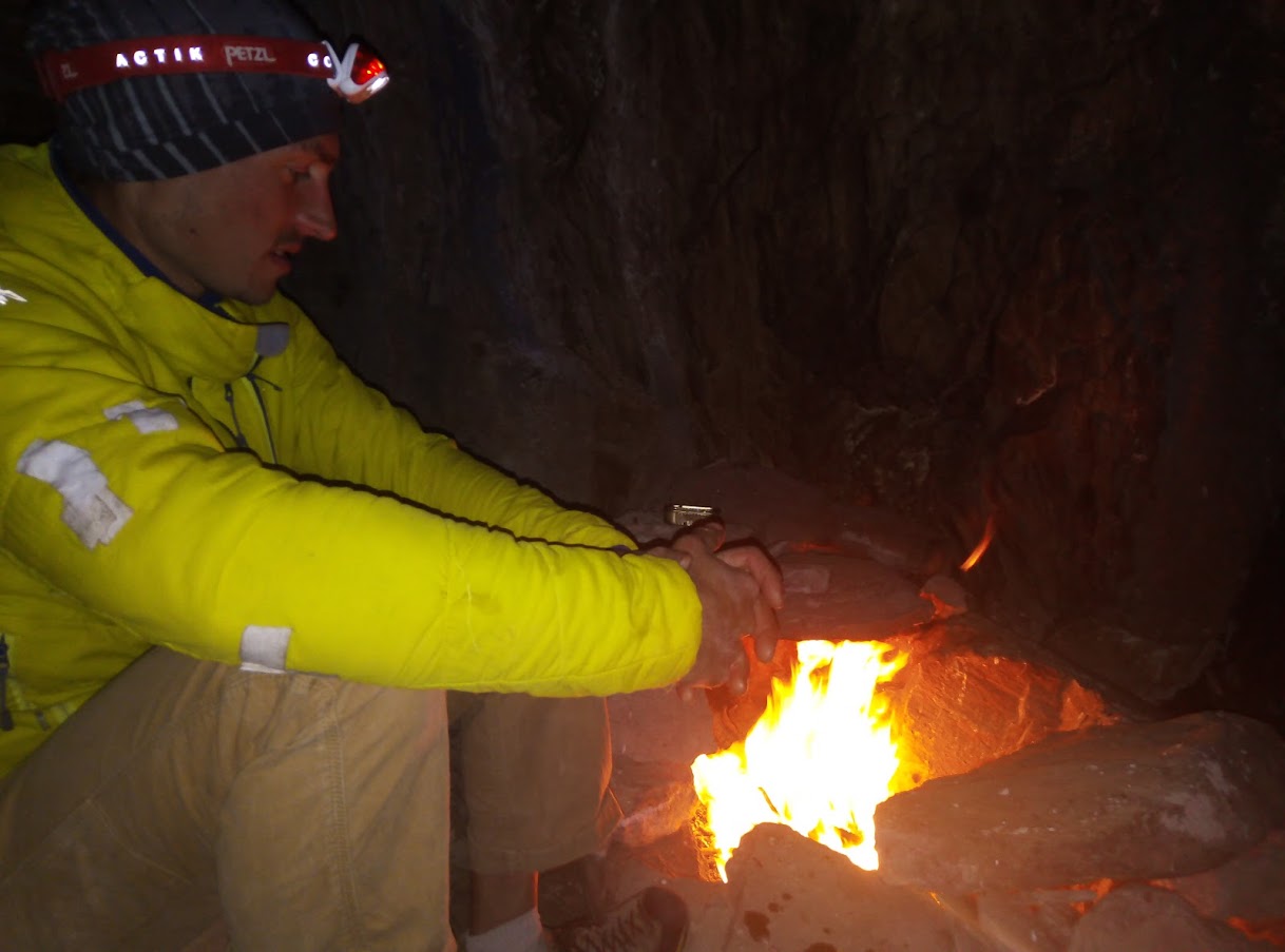 Photo de guide de montagne en campement